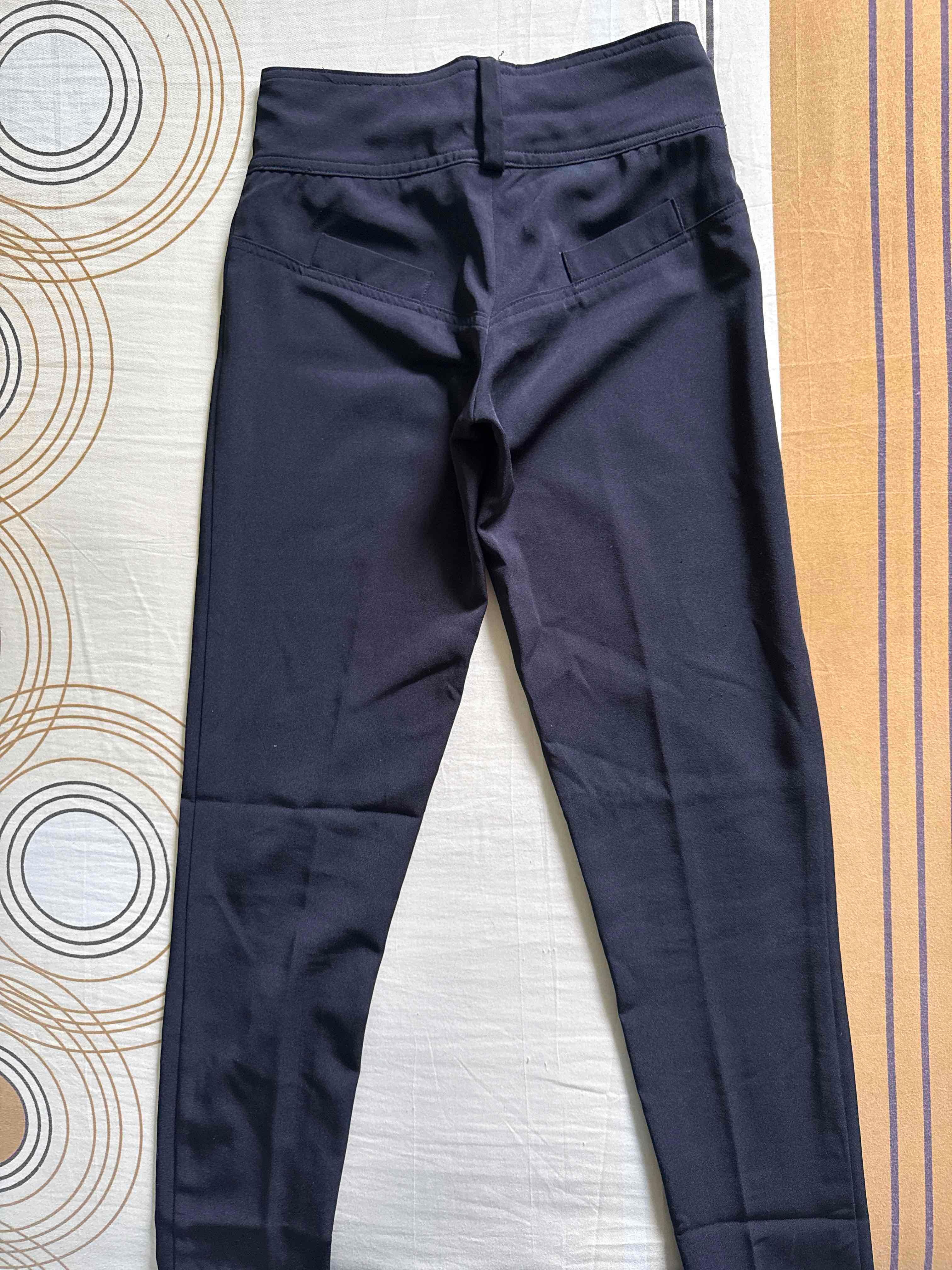 Pantalon de vestir elegante negro, foto 2 de 3