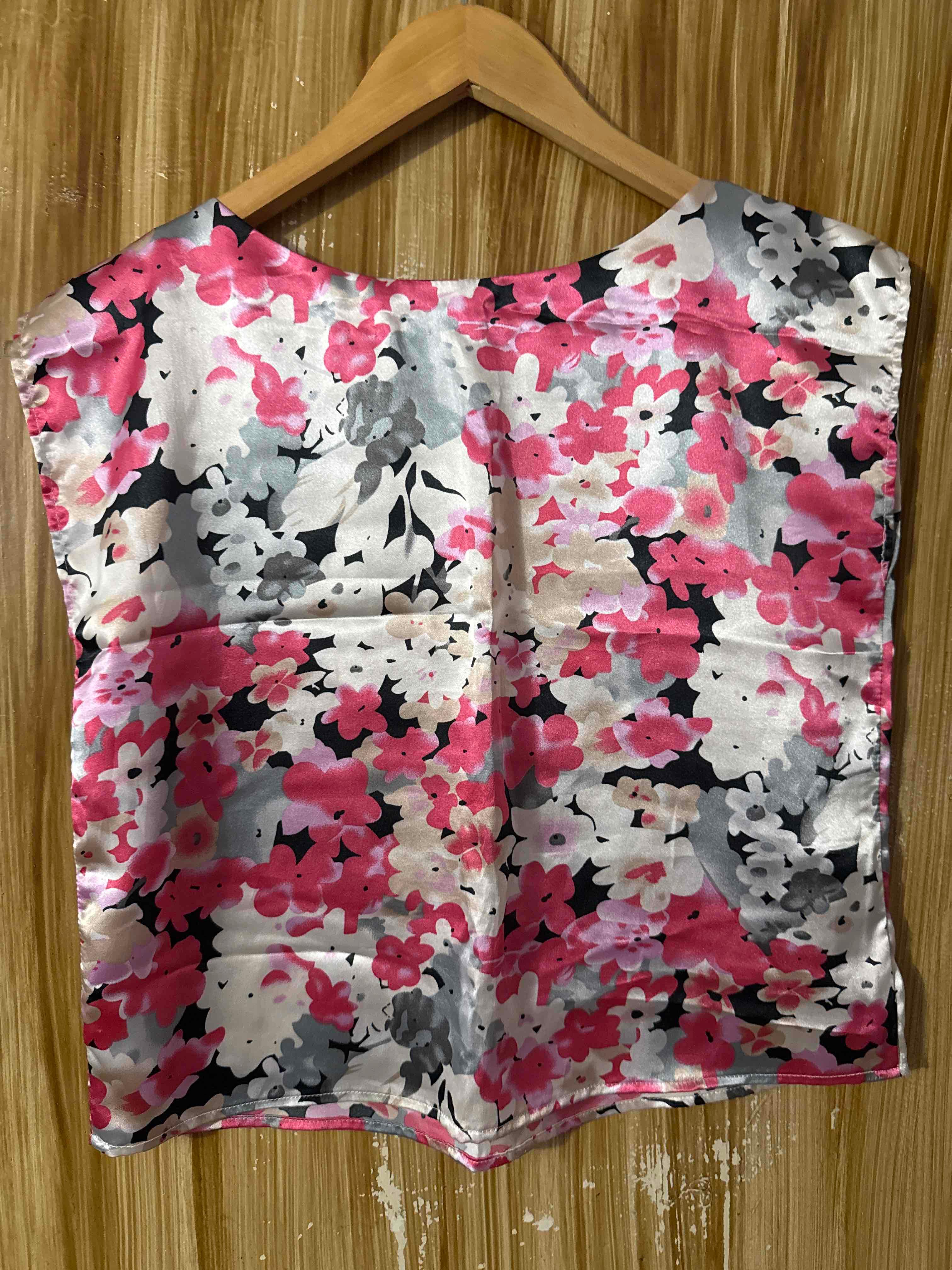 Blusa corta, foto 2 de 2
