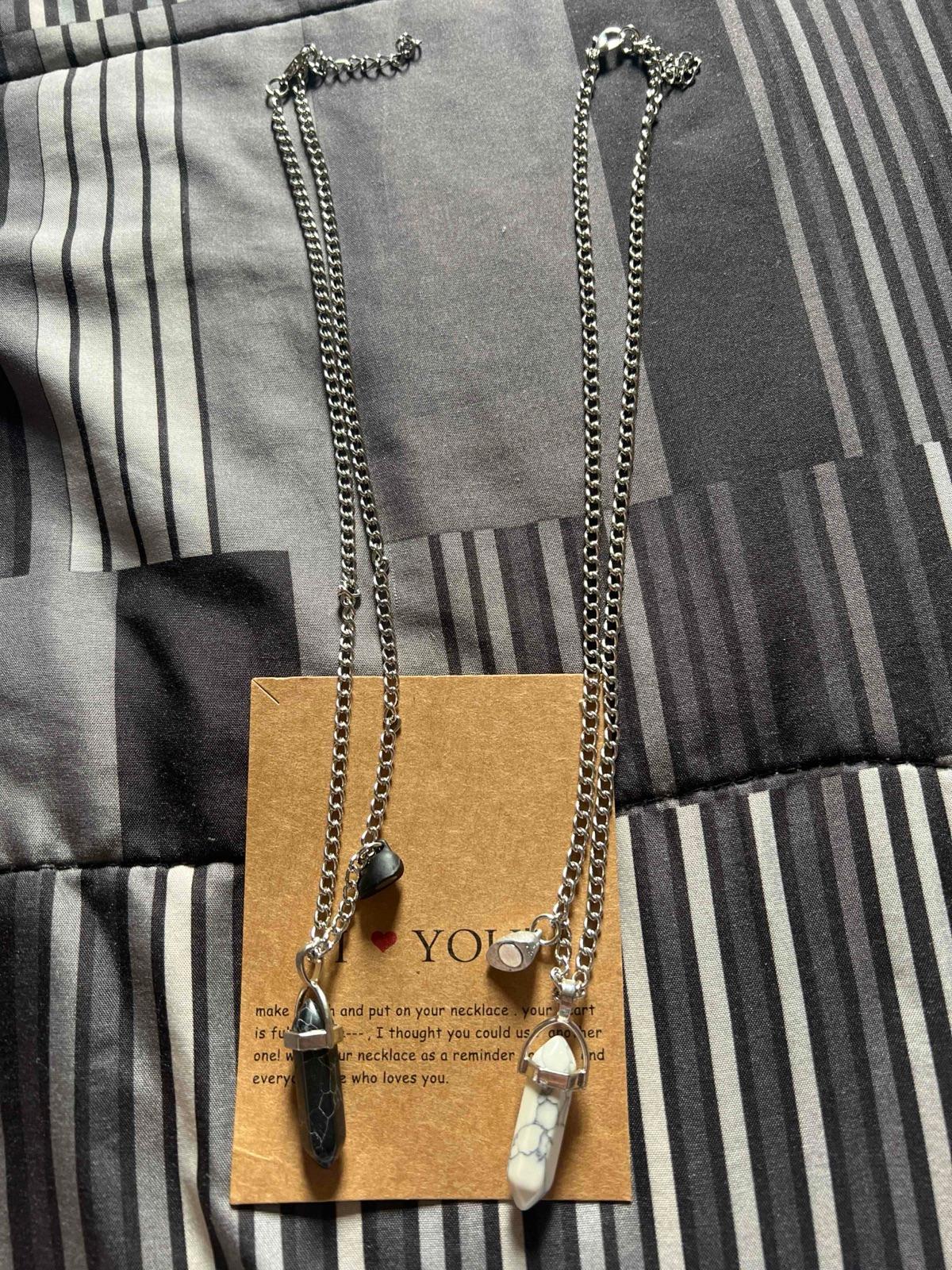 Collares pareja imán piedra imitación blanco y negro, foto 4 de 5