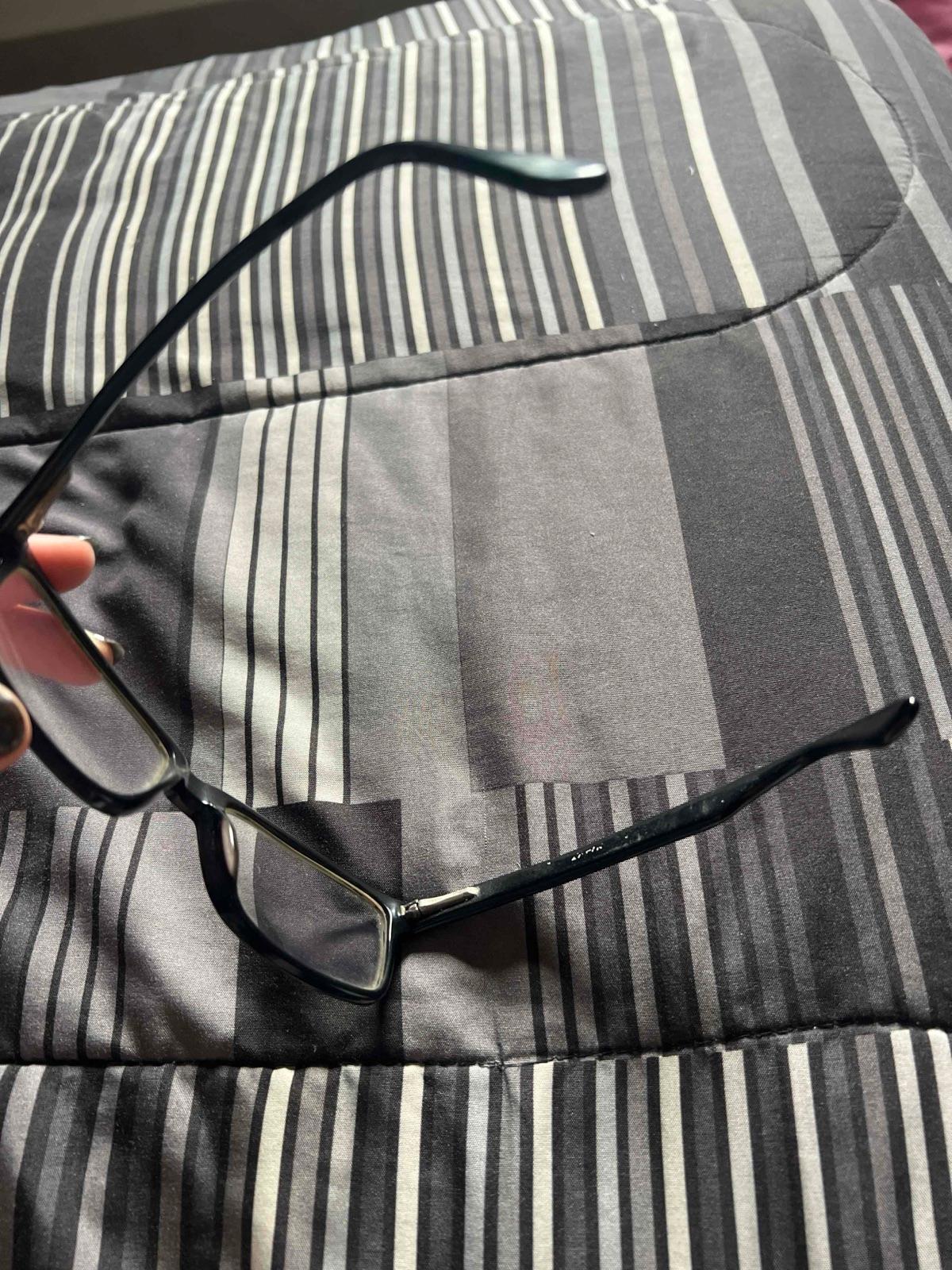 Lentes con montura negra, foto 3 de 4